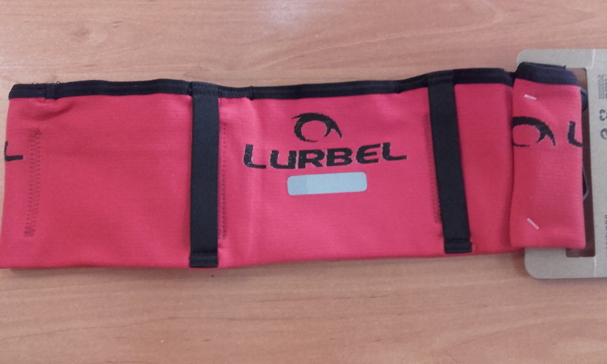 TrailAndalucia's tweet photo. Que ganas teníamos de tenerlo. Recién salido de fábrica, @LurbelPG #LoopBelt con portabastones. https://t.co/XwEpZOZe4B