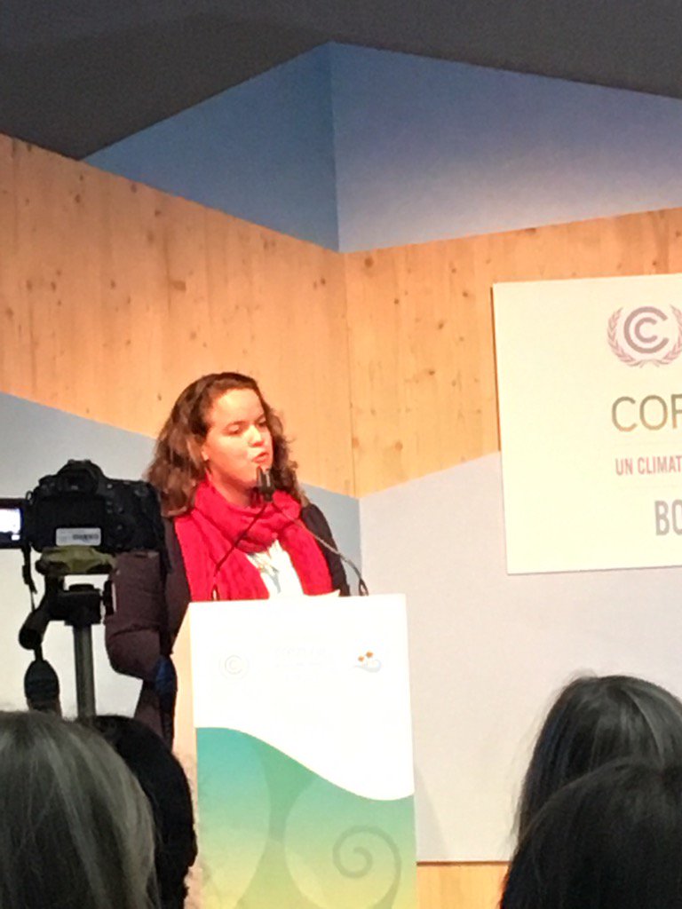 AMukwashi's tweet photo. 'volunteering and youth are a powerful combination for climate action' says @victoriabmfs @COP23 @UNVolunteers https://t.co/YOaKjsPdob