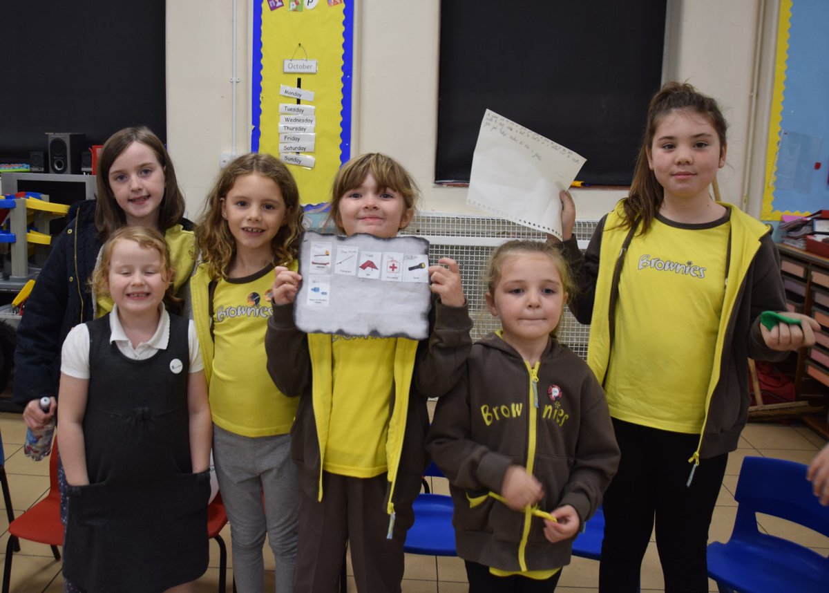 1HeywoodBrownie's tweet photo. We took part in #UKPW17  @YourUKParl The girls enjoyed decided in sixes what to take on their desert island. Some ran for seconder, while others voted &amp; we wrote postcards to parliament after a group discussion https://t.co/U5fZSw2VtT