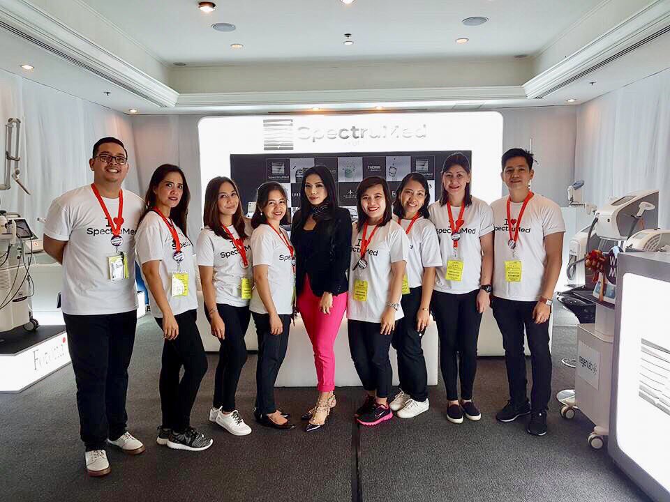 SPECTRUMEDinc's tweet photo. Day 2 of the PDS Convention was amazing!Visit the SpectruMed area tom &amp; win a Centrifuge + Regenlab PRP Dual Kit in our raffle! #Spectrumed https://t.co/Kew1WcxxK4