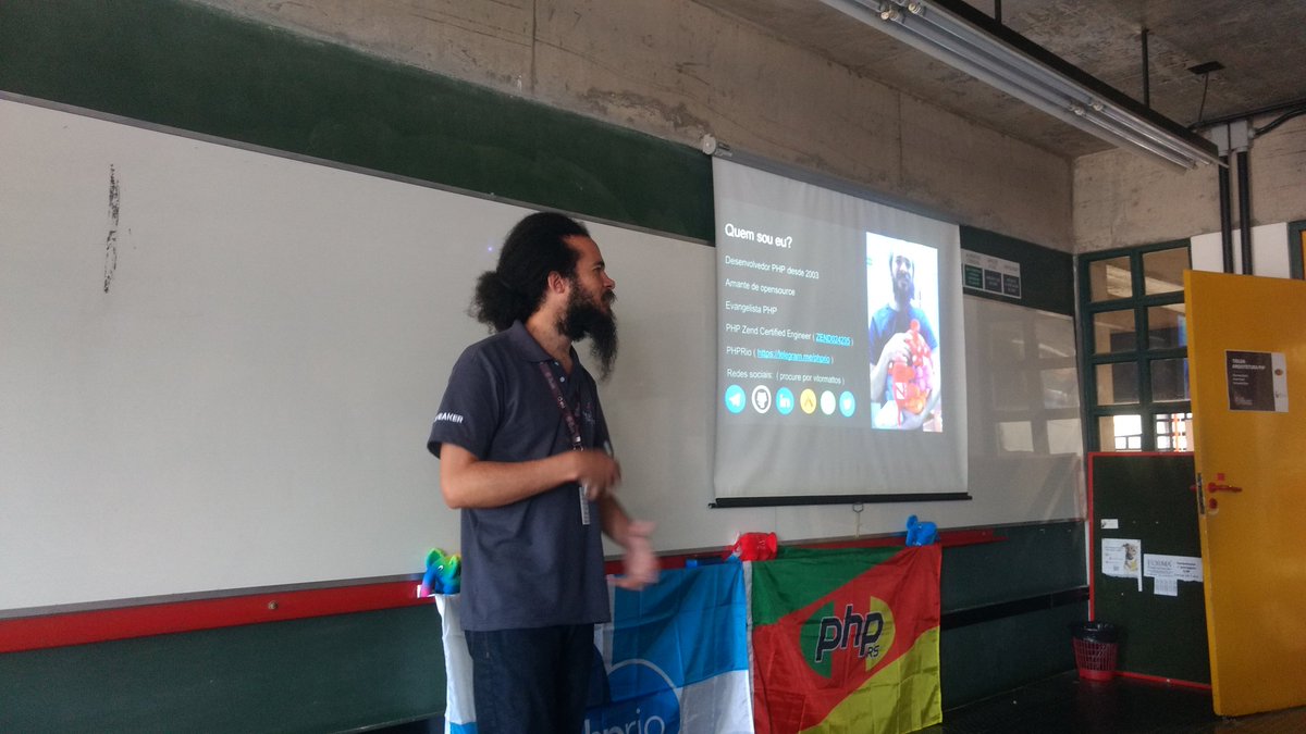 morvanabonin's tweet photo. Acontecendo agora a palestra do @vitormattosrj representando a comunidade @phprio na trilha #ArquiteturaPHP #TheDevConf #phprio #phprs https://t.co/r1sVnUf8Gm