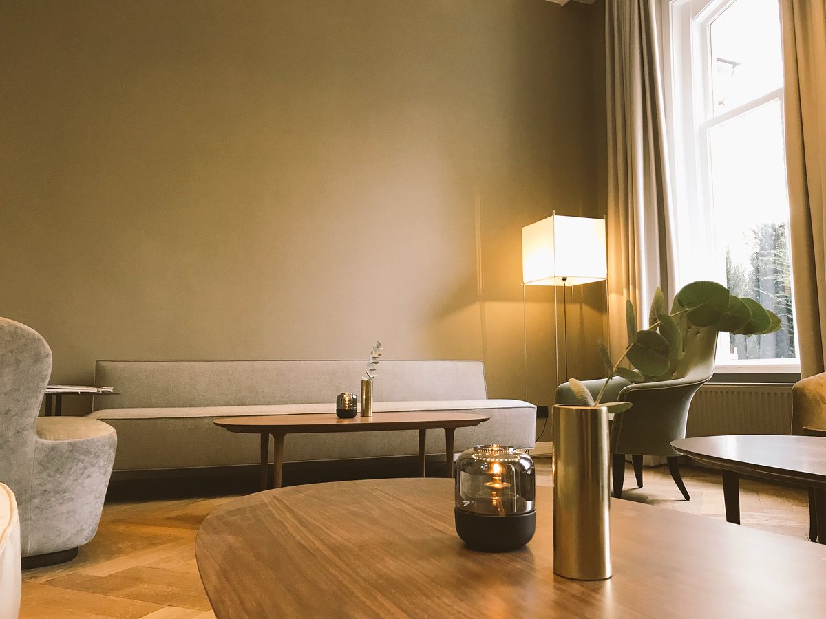 Hotel Pillows Zwolle weer helemaal nieuw met #Vescom #Kilby.
Fantastische chique uitstraling op 4-sterren niveau. Die kunnen er weer jaren tegenaan. #slijtvast #stootvast #reinigbaar #hospitality #sfeer #mooimetvescom 
Nieuwsgierig? vescom.com of bel mij: 06-30366523