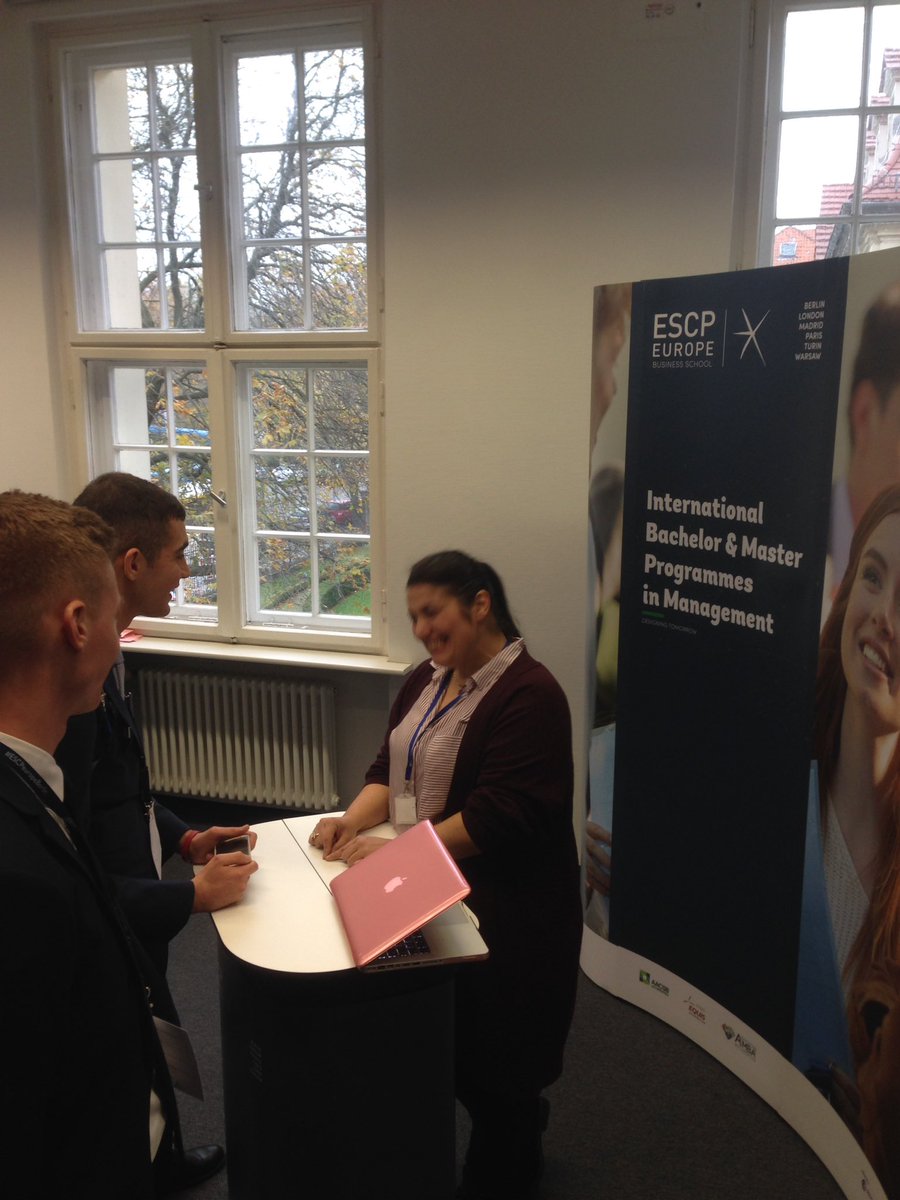 LinkingTalents's tweet photo. You want to network? Now you have the chance - Recruiting Days careers fair has started! #LinkingTalentESCPEurope #ESCPEuropeBerlin #RD2017 https://t.co/BBDMOOtUkN