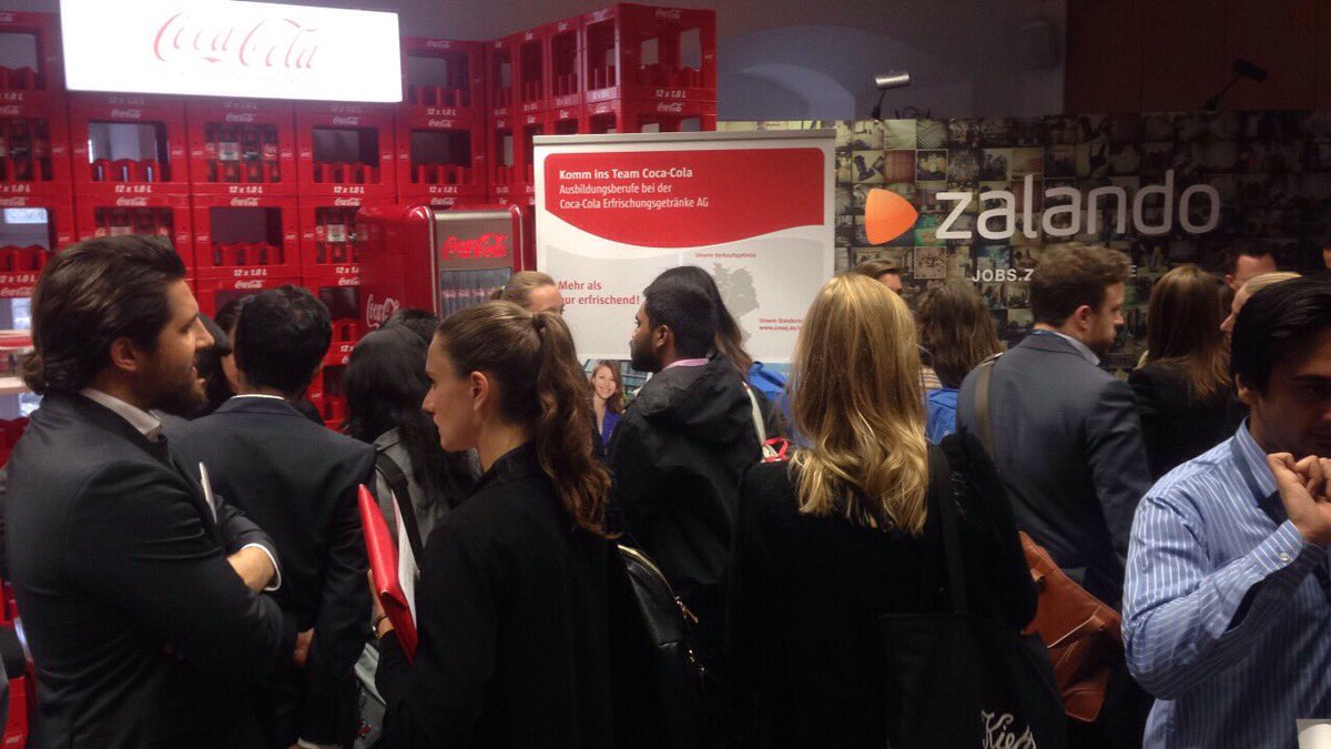 LinkingTalents's tweet photo. You want to network? Now you have the chance - Recruiting Days careers fair has started! #LinkingTalentESCPEurope #ESCPEuropeBerlin #RD2017 https://t.co/BBDMOOtUkN