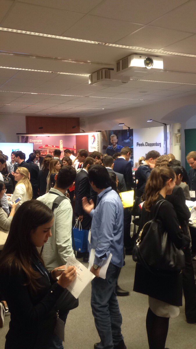 LinkingTalents's tweet photo. You want to network? Now you have the chance - Recruiting Days careers fair has started! #LinkingTalentESCPEurope #ESCPEuropeBerlin #RD2017 https://t.co/BBDMOOtUkN