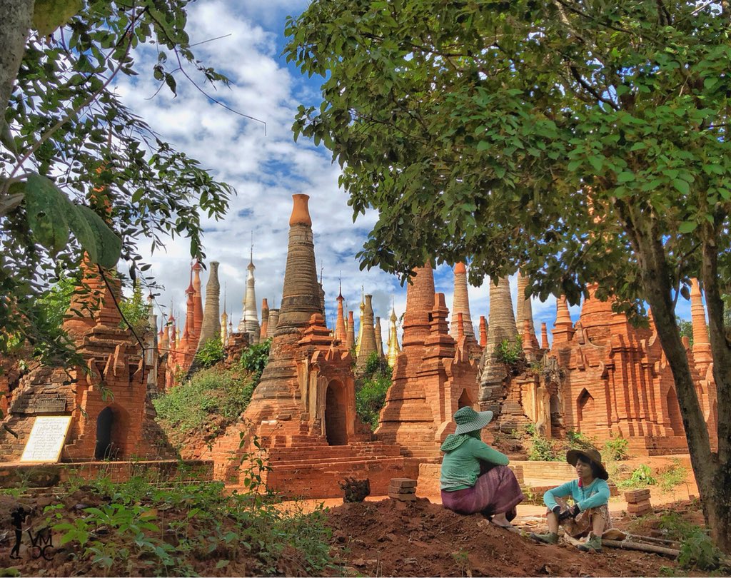 viajarconcamara's tweet photo. Ruinas de las Pagodas del pueblo  In Dein en el lago Inle - Myanmar 
#pagodas #indein #inlelake #myanmar #viajar #travel https://t.co/Hhl92cQS1L