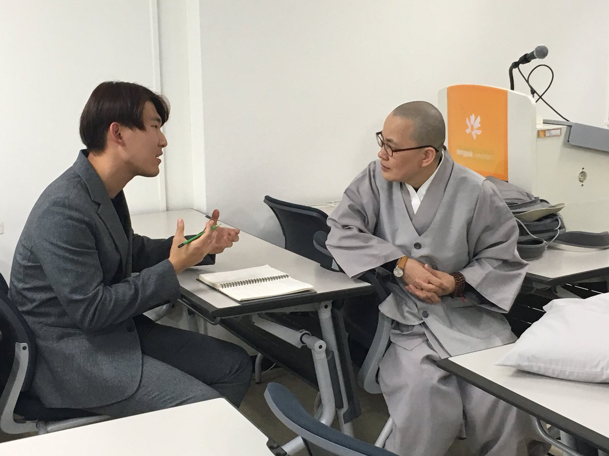 AcademyBuddhist's tweet photo. 오늘 한문아카데미에 반가운 손님이 오셨어요. 월간 [불광] 잡지 기자님들이  열정 넘치는 정운스님의 유마경 수업을 취재해 가셨어요 ~ 
김우진 기자님 좋은 인연 감사합니다. https://t.co/TjiXb9rn4i
