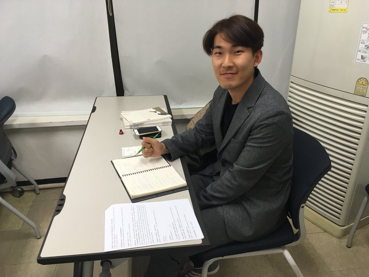 AcademyBuddhist's tweet photo. 오늘 한문아카데미에 반가운 손님이 오셨어요. 월간 [불광] 잡지 기자님들이  열정 넘치는 정운스님의 유마경 수업을 취재해 가셨어요 ~ 
김우진 기자님 좋은 인연 감사합니다. https://t.co/TjiXb9rn4i