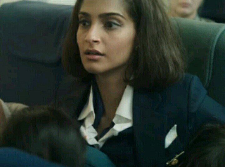 ShobsTweeting's tweet photo. Wishing you loads of happiness &amp; success in life..Keep doing the films which satisfies u as an actor..keep exploring yourself &amp; keep making ur fans proud of u..Goodluck Sona ❤ Frm Saawariya to Neerja &amp; the saga continues #10YearsOfSonamKapoor https://t.co/cwIMfNKr5o