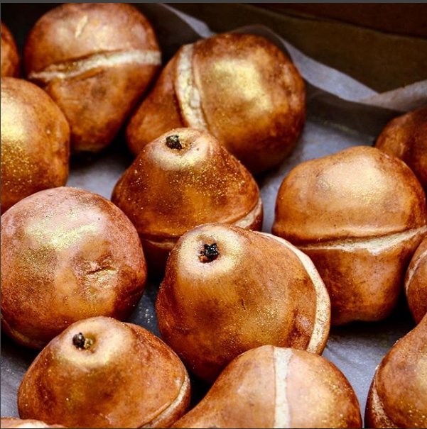 It’s Golden Pear day here at Lush Norwich today! 🍐💫 WE 💛 IT! Whether you’re looking for yourself or a special gift this is pear-fect for you! With silky murumuru butter, pear purée and almond oil this delightful soap is sure to be your favourite too! taken by @lushslovenia