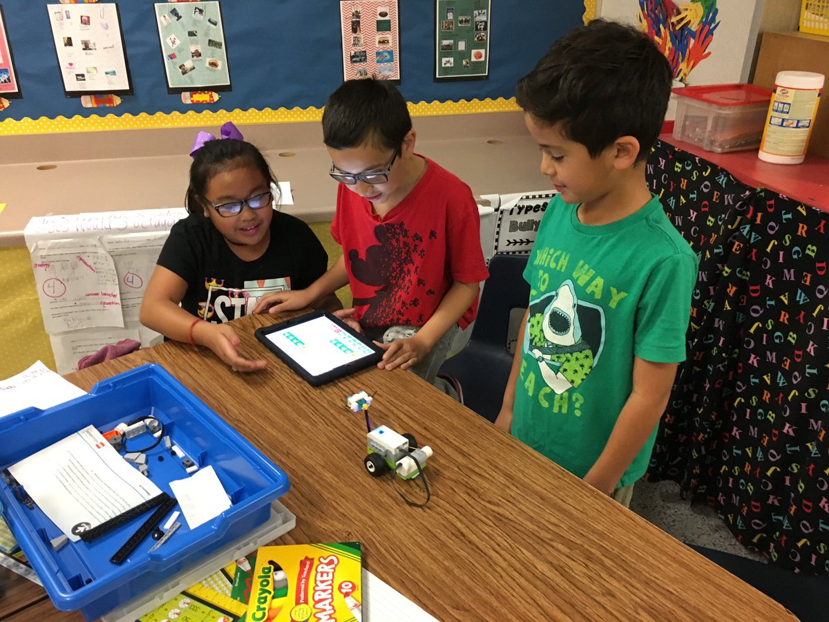 LewisAllStars's tweet photo. LEGO Engineering students were so excited to see their robots move from their coding! #Lewisallstars #Dusdsteam #Dusd https://t.co/h754Ff754H