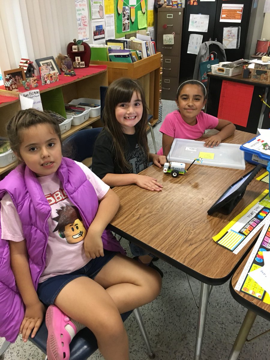 LewisAllStars's tweet photo. LEGO Engineering students were so excited to see their robots move from their coding! #Lewisallstars #Dusdsteam #Dusd https://t.co/h754Ff754H