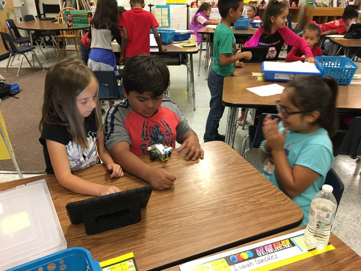 LewisAllStars's tweet photo. LEGO Engineering students were so excited to see their robots move from their coding! #Lewisallstars #Dusdsteam #Dusd https://t.co/h754Ff754H