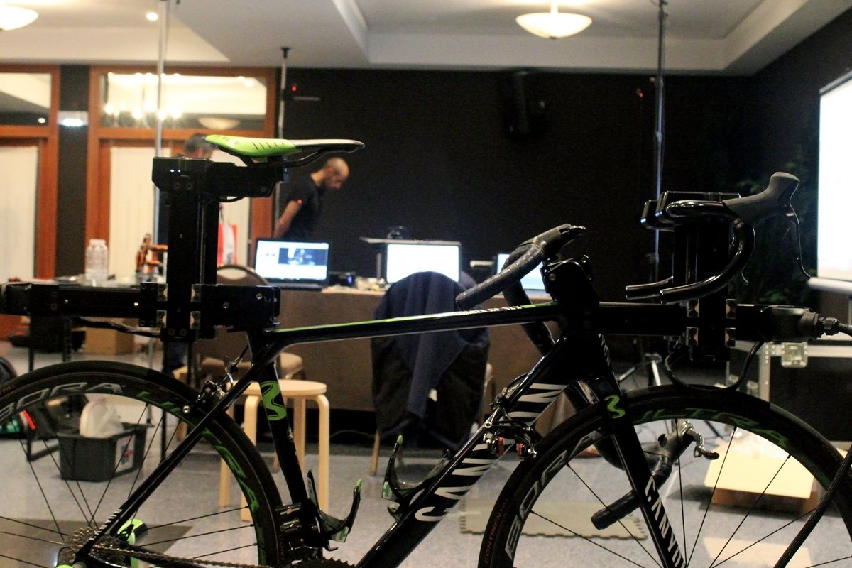 Fit4bike_com's tweet photo. Very exited with the collaboration of @Fit4bike_com with @Movistar_Team , providing our leading edge technology and knowledge on #cycling #biomechanics.
Photos, part 1. Stay tuned to the second part ;) 

#Fit4bike #SomosMovistarTeam #BASystem #3DMotionCapture #bikefitting https://t.co/hTZ4VElFFO