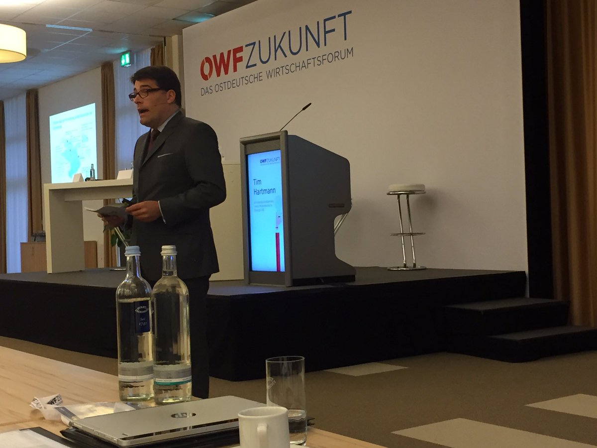 thmueller's tweet photo. Tim Hartmann von @enviaM spricht zum Internet der Energie und dezentrale Energieversorgung #owf2017 https://t.co/LwoGNHDCkl