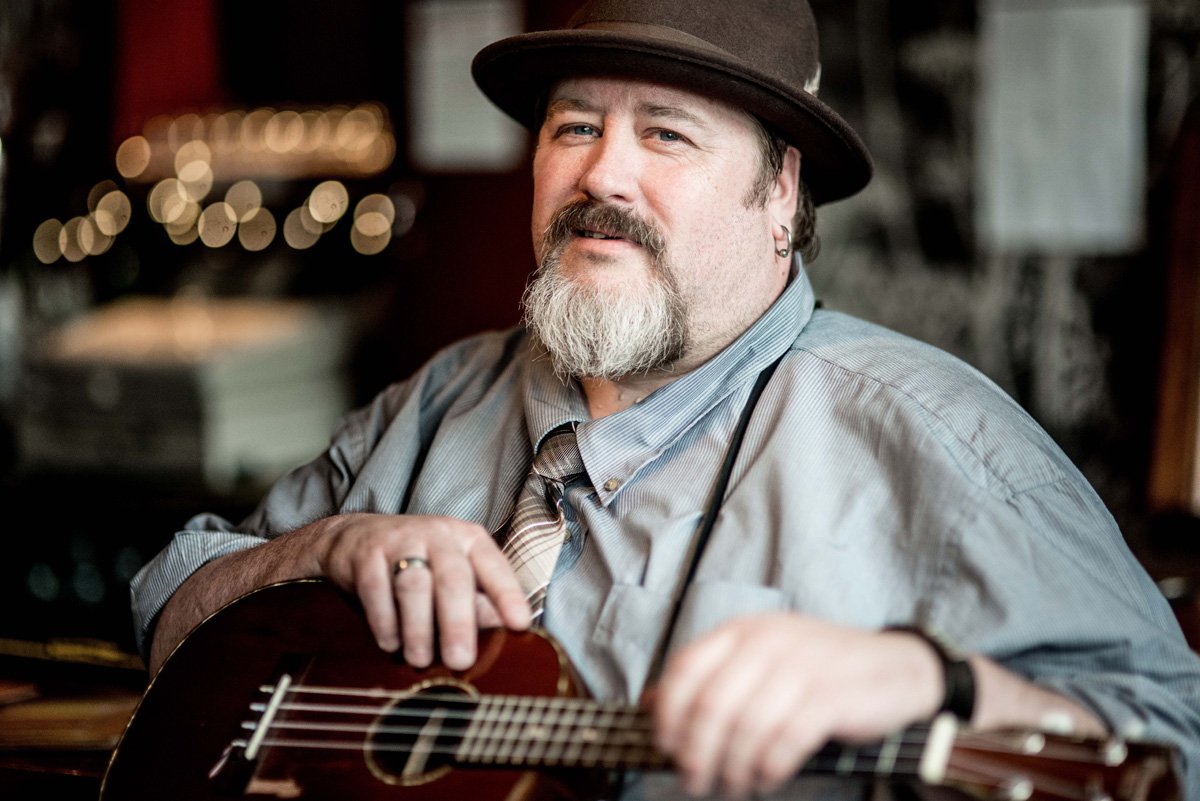 MFPublicity's tweet photo. Today at 4:30pm @sunparloursess 
host Jan Hall of @folkrootsradio chats with @mbhal on @yourtvwindsor Windsor, channels 11 &amp;700. This is a fantastic session and if you love #ukelele and the #Blues you won't want to miss this one!
https://t.co/RrZ5l3TgVk 
#YQG #TVshow #SPCHS https://t.co/PiIytKoniR