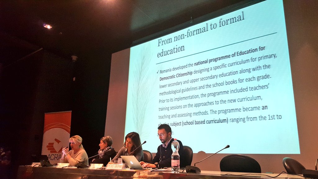 eathink2015's tweet photo. La #Romania ha sviluppato un programma nazionale di Educazione alla Cittadinanza Globale, con curricula strutturati per i diversi livelli di scuola. #eathink https://t.co/uGYNYOIc3x