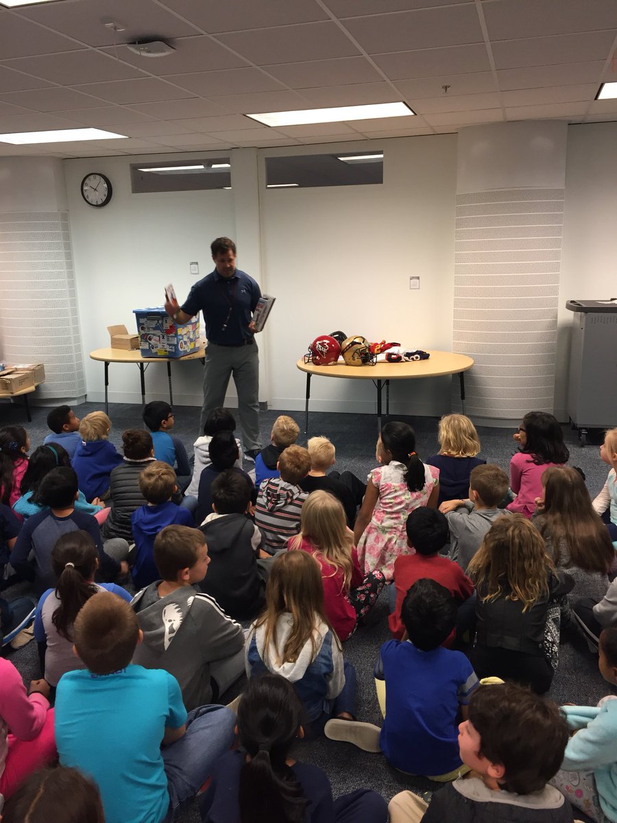 OTEHarmeyer's tweet photo. 2nd &amp; 3rd graders listening to @sloth_sammy #oteconnect https://t.co/eS2MlQcHau
