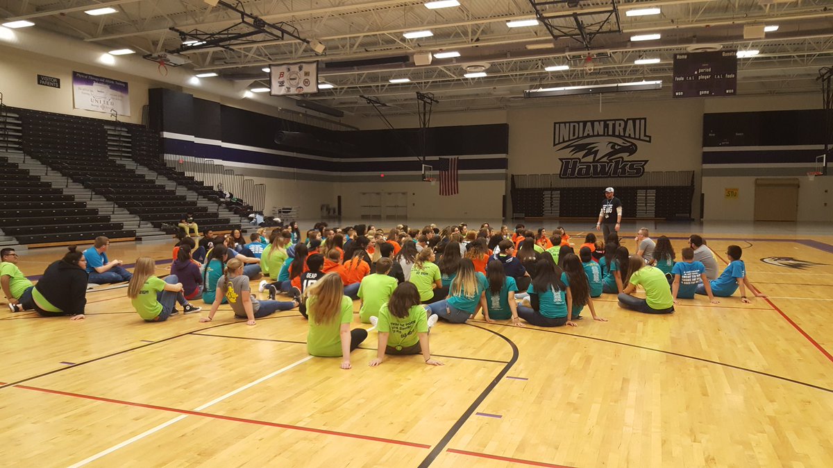 HembaKari's tweet photo. Today @ithawkpride hosted the Student Link Crew Conference! @kusd @BoomerangPrjct 
#sja #tremperpride #hawkup #mundypride #gnhs #hhshornets https://t.co/uEckF70Ndt
