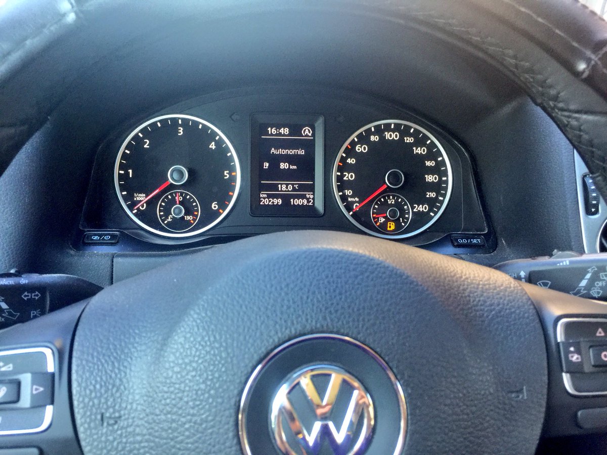 LuchoMatana's tweet photo. Después de dos años juntos empezamos a entendernos @VW_es #MilKm #UnDeposito #AsíDaGusto #ConduciréComoUnAbuelo? https://t.co/k6F57XWetG