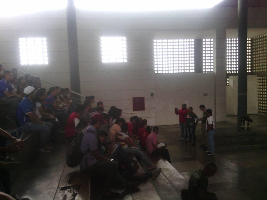 barinadeporte1's tweet photo. @pinfantea @AmaranteVen @Mindeporte #FormacionDiplomadoPromotorDeportivoIntegralComunitario Barinas potencia.. https://t.co/x58raF0bAj