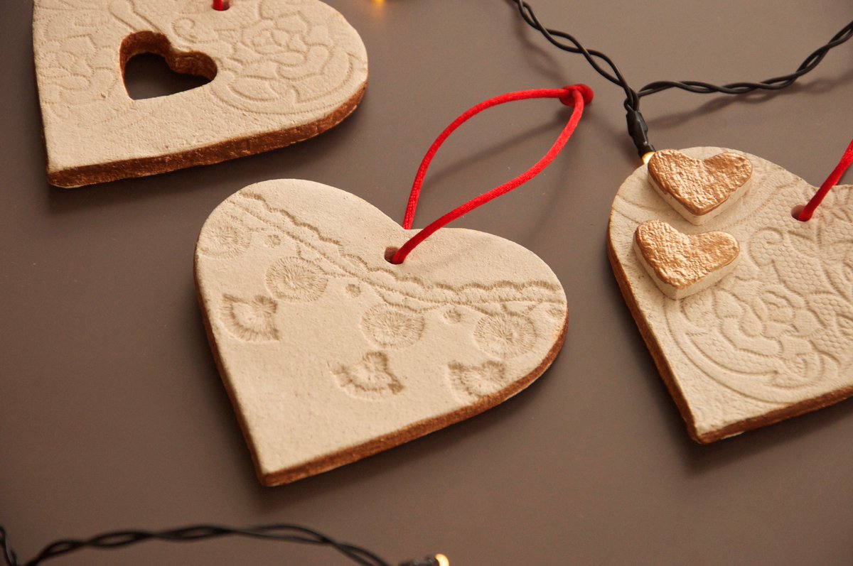 CeramicDynamics's tweet image. Hey! 🤗
We launched an @Etsy shop today!
Getting ready for #Christmas?🎄
Check out our festive ceramic decorations here:
etsy.com/shop/ceramicdy… … 
#ceramics #handmade #etsy #homedecor