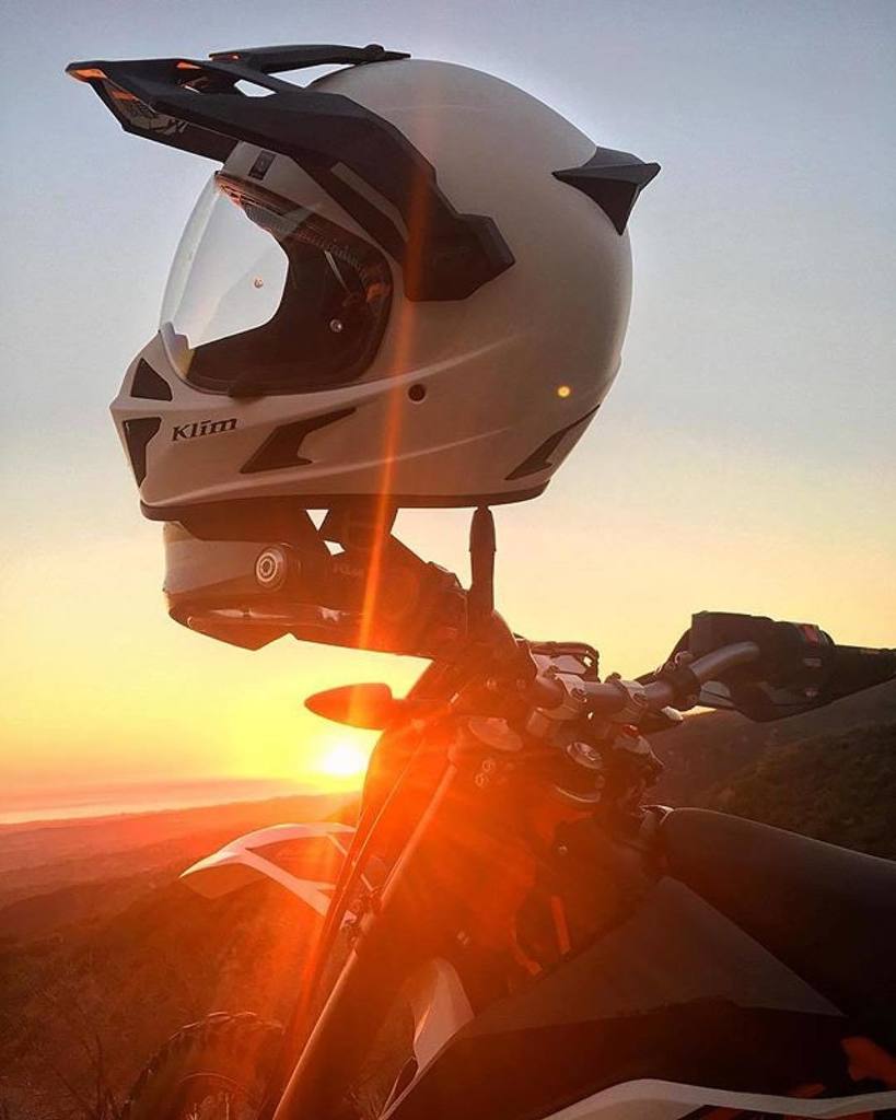 dual_sport_adv's tweet photo. Rise and Shine
Photo via @eat_sleep_moto_beer #dualsportadv #klimlife • •v
#dualsport #dirtbike #enduro #adv #advr… https://t.co/m1gMjiKvz0 https://t.co/D4opmMbwX3
