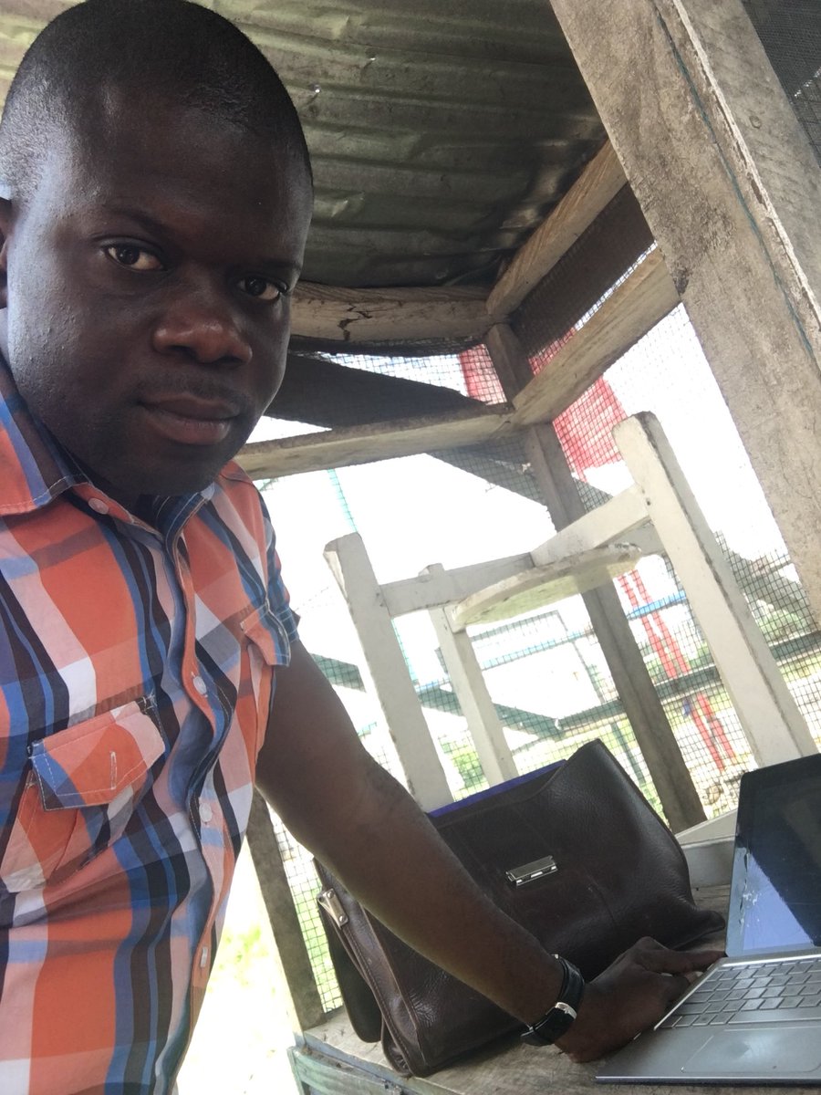 vandpherdd's tweet photo. When you need to takeover the waakye seller’s table for a quick task, then you know you have a mobile office... #accraThings #gettingMobile https://t.co/aDUAxixXSK