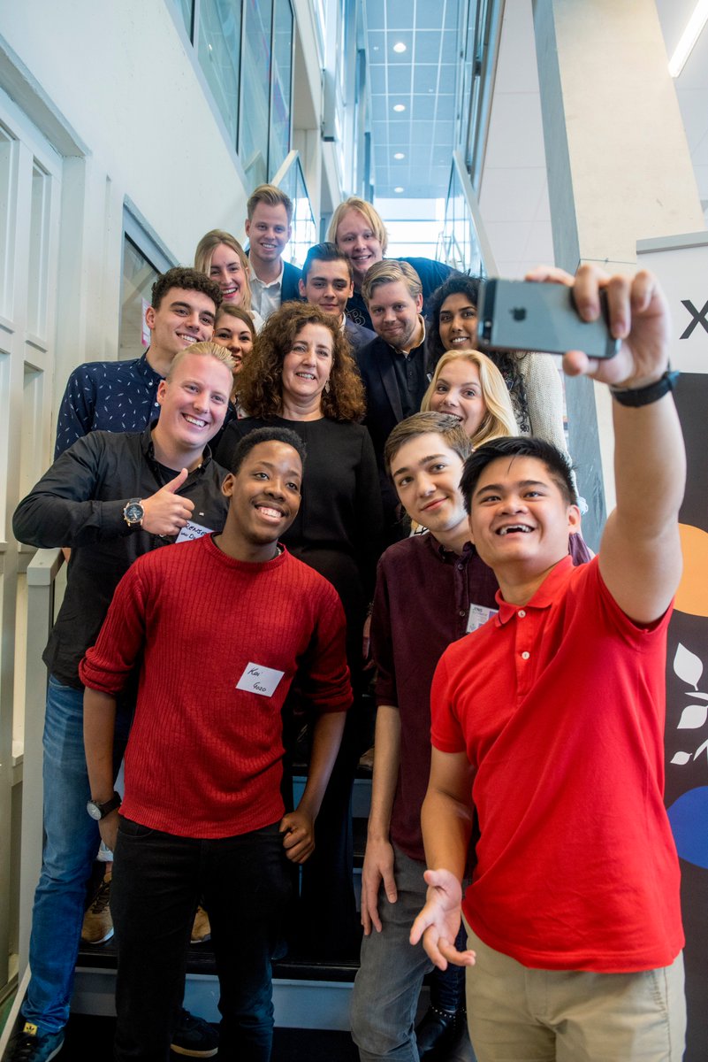 De minister van Onderwijs heeft vandaag haar eerste werkbezoek bij Stenden en NHL (NHL Stenden in de toekomst) afgelegd. Studenten deelden hun ervaringen en successen op de studie met de minister. We zijn trots op dit bezoek! #Stenden #NHL #NHLStenden