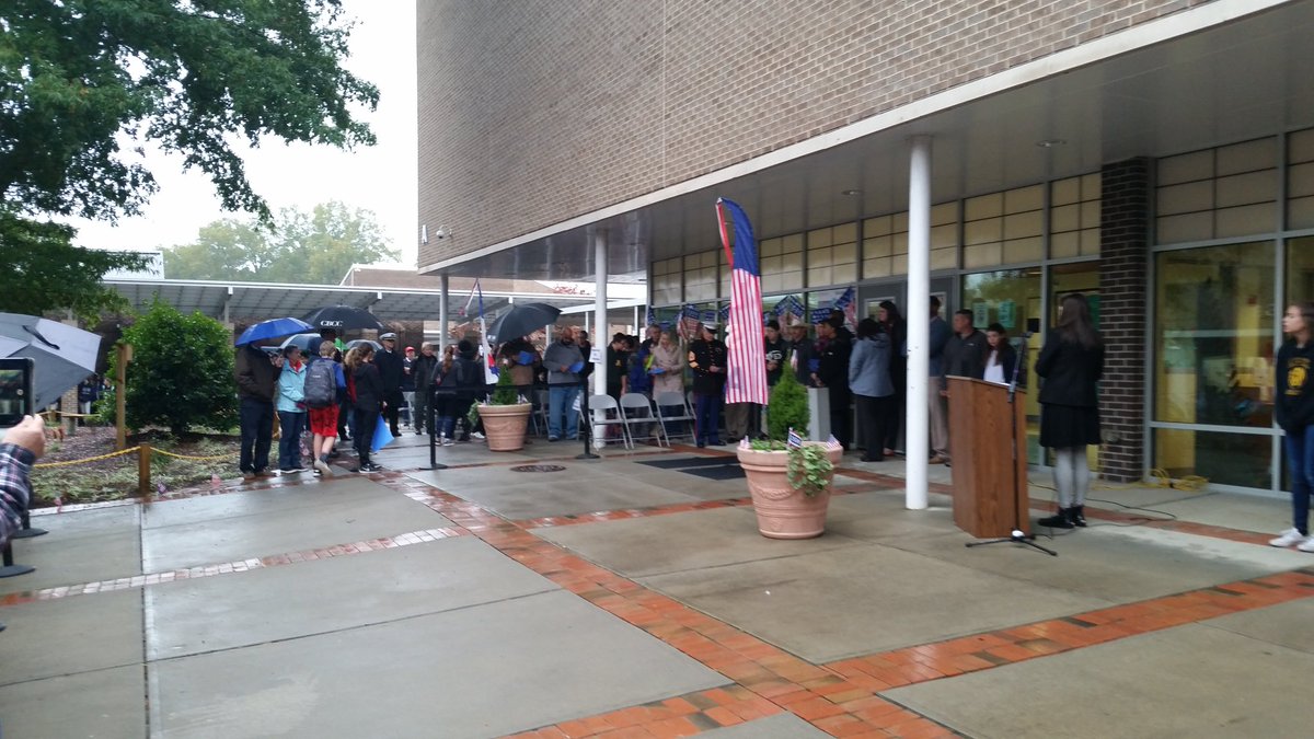 apexmscougars's tweet photo. So proud to be a part of this amazing community as we honor our Veterans  #WCPSShonorsVETS @SWAWCPSS @WCPSSTeam https://t.co/k1oPe4AK5g