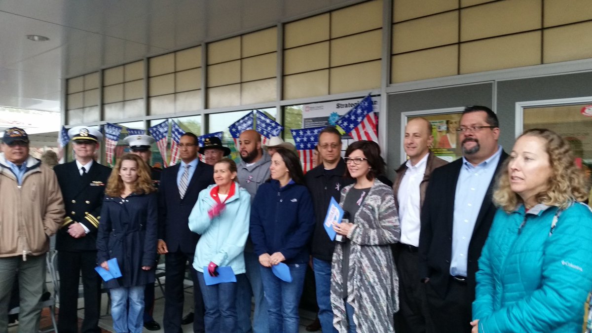 apexmscougars's tweet photo. So proud to be a part of this amazing community as we honor our Veterans  #WCPSShonorsVETS @SWAWCPSS @WCPSSTeam https://t.co/k1oPe4AK5g