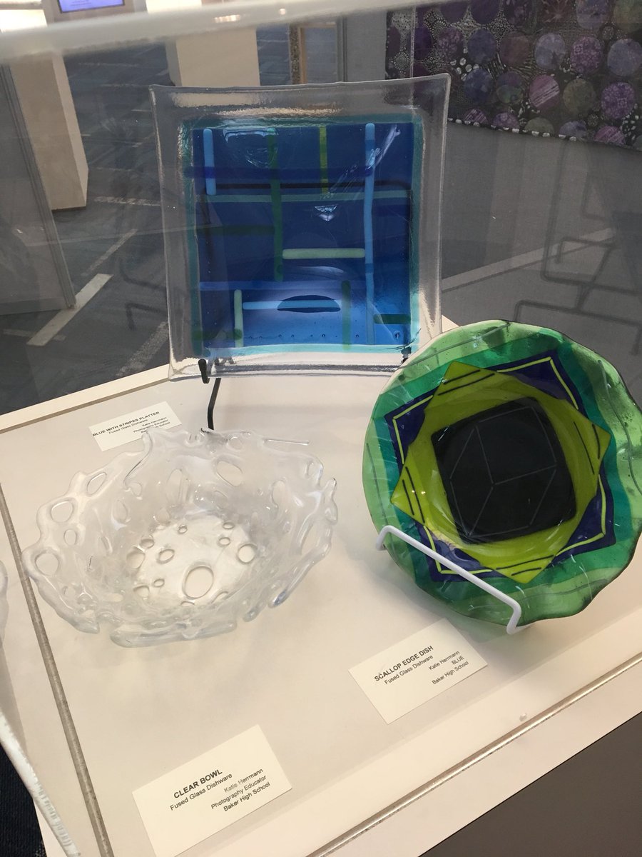 robyndebottis's tweet photo. Bville art faculty art show is up at the Bville Public Library through Nov. 30th. Stop by to see the work! @BCSDBEES https://t.co/HaG2aQiqZO