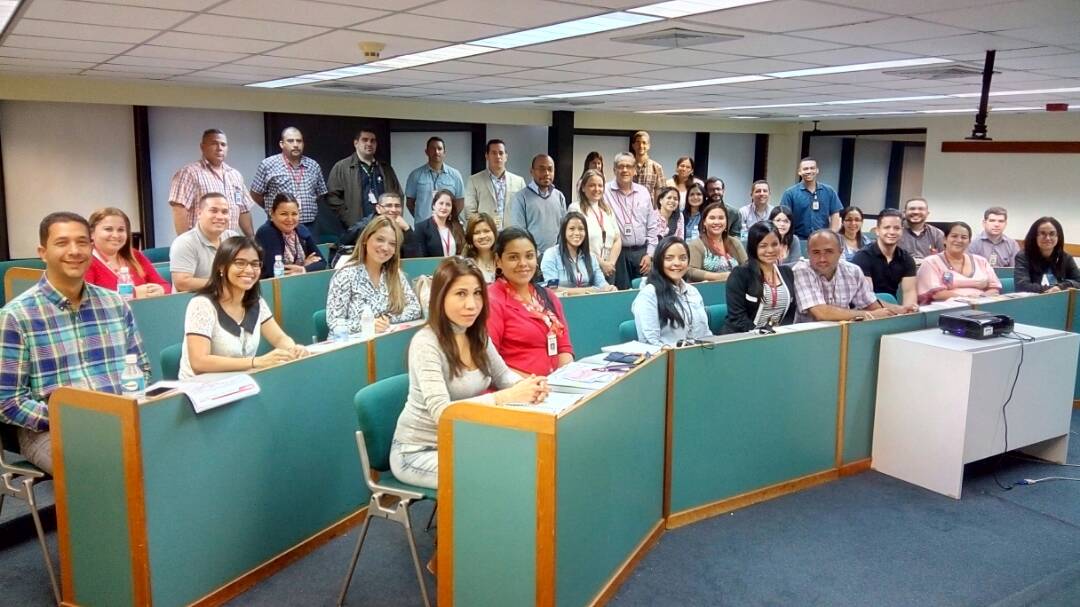 uvh_universidad's tweet photo. #UVH Curso de Estratigrafía Sísmica Secuencial con la participación de estudiantes de la cohorte IV Framolac, cohorte V Faja, cohorte II Perla e invitados de DEXEIY Oriente. Gracias por su visita Rectora @FonsecaMirla  y Jorge Matson, en representación del @RLeon_PDVSA @PDVSA https://t.co/eHEBF4HEAG