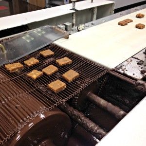 WinansChocolate's tweet photo. Tour information can be found on our website at https://t.co/k3PZawgR6L.
#BehindtheScenes #WinansExperience #TouringWinans #ChocolateTour #WinansChocolate #WinansCoffee https://t.co/tTqNzk6Dgs