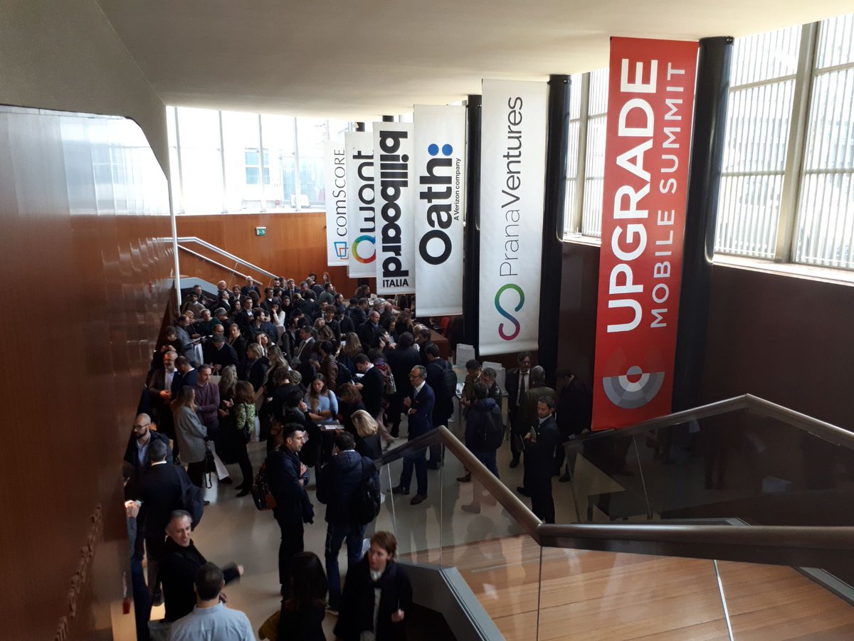 FlashAndrea's tweet photo. Oggi il #SocialUfficio è ad #UpgradeItalia! Tra poco si parlerà anche di #WMMtools. Social People In Action! #SMMdayIT https://t.co/BPneCZueEE