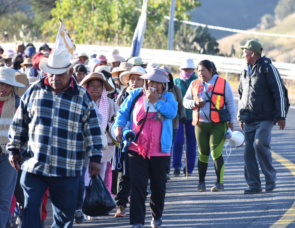 pcguanajuato's tweet photo. ⚠#Bájale Peregrinaciones en carr. #JuventinoR-#GtoCap altura Comunidades Mandujano y Agua Zarca con destino a Terreros. Extrema precauciones. | @AlvarCdeV https://t.co/hs5MlOMD1G