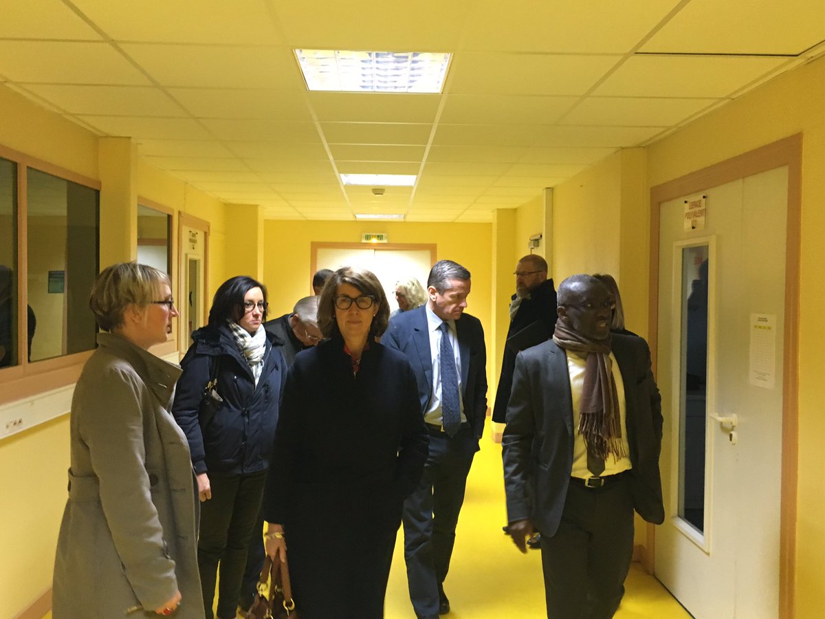 departement86's tweet photo. Visite du collège Jean Macé à Châtellerault au monent du repas @brunobelin avec #HColin et les élus du canton https://t.co/F5TrXNO2n1
