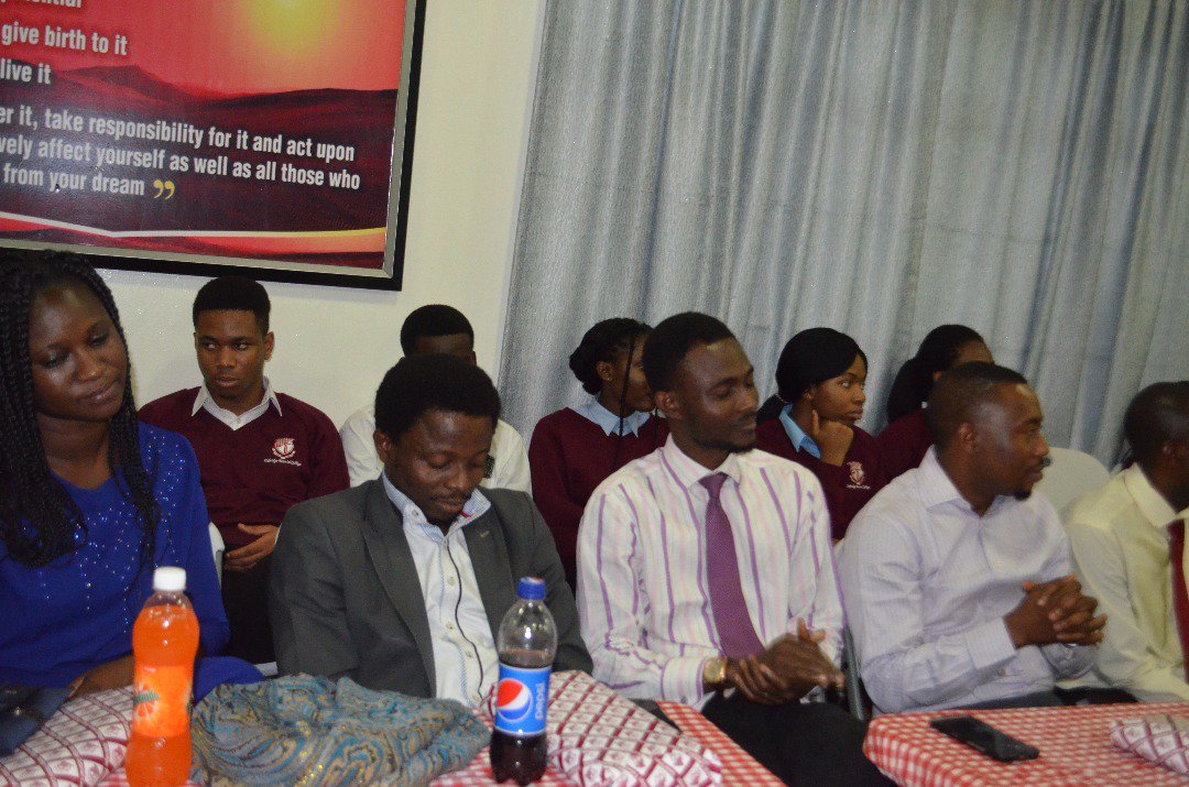 OxbridgeTC's tweet photo. Throwback to when we celebrated World Teachers Day at the college. 
#oxbridgetutorialcollege
#sixthformcollege https://t.co/yj4I9hNOFp