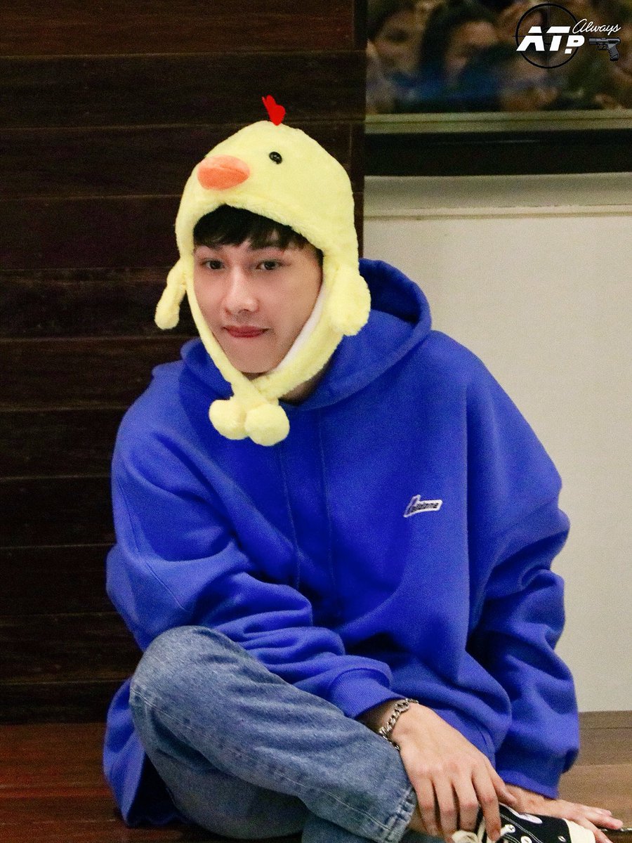 AlwaysATp's tweet photo. ยัยยูกกกเจี๊ยบบบ 👦🏻🐣♥️
@AtthaphanP
#กันอรรถพันธ์น่ารักกว่าที่คิด
#ออฟกัน
#เบบี๋
#AlwaysATp https://t.co/HFOML21csN