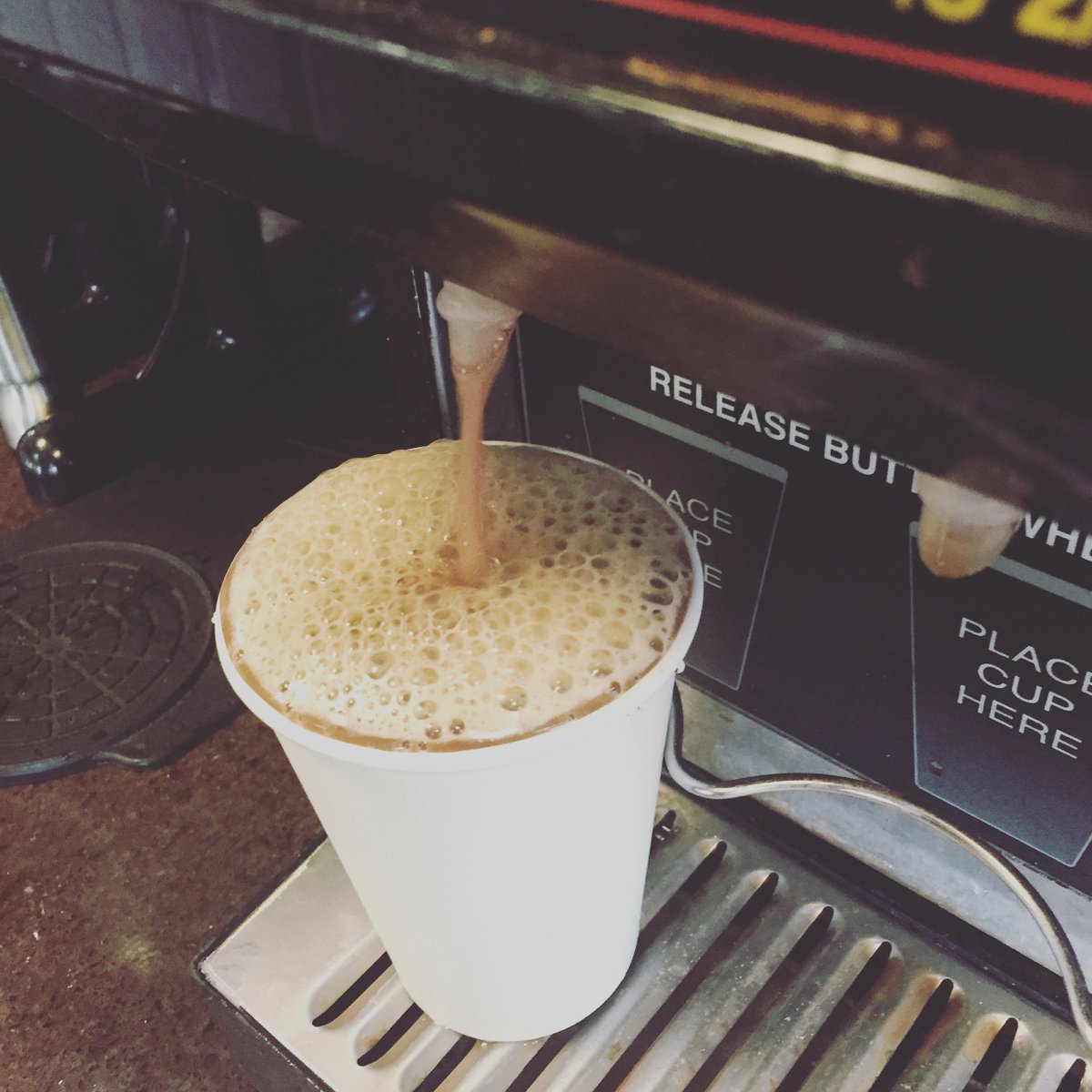 SMUDiningHFX's tweet photo. Today's #DiningHallHack - make your own Cafe Mocha with Coffee and Chocolate Milk! https://t.co/oWEnpjua1k