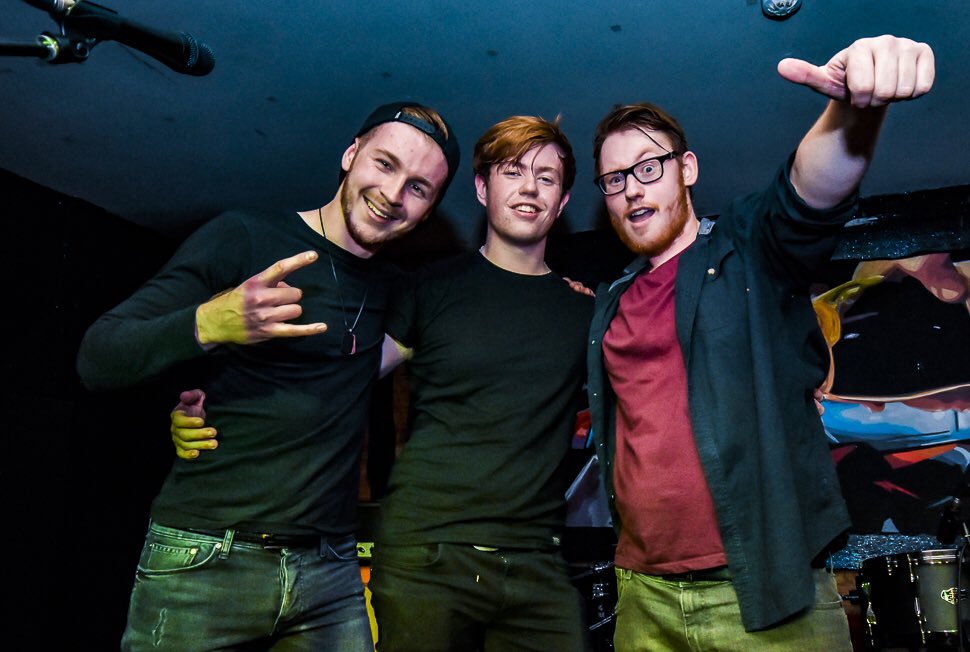 ProRedshiftBand's tweet photo. Check out these sick photos of our gig in Lincoln with @ChapterandVer5e! 🤘
#projectredshift #lincoln #nightlife #livemusic #rockband #rockmusic #neckdeep #metallica #chapterandverse #bass #vocals #drums #hardrock #sheffield #weststreetlive https://t.co/7GK7IlBFrb