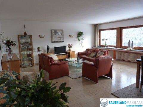 Sauerlandhuis's tweet photo. Ruim 2 kamerappartement met panoramisch uitzicht in Schmallenberg-Nordenau € 65.000,- Winterberg ligt slechts op 15 min rijden. 

 Bekijk het complete Exposé hier: https://t.co/Y6JVHBNoS2 https://t.co/d8khQ6kg4E