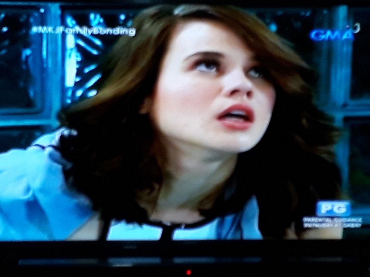 ValeeNationOFC's tweet photo. Nadisgrasya na at lahat maganda pa rin 😍... @Valeentawak  #MKJFamilyBonding https://t.co/DyGrD6jHVd