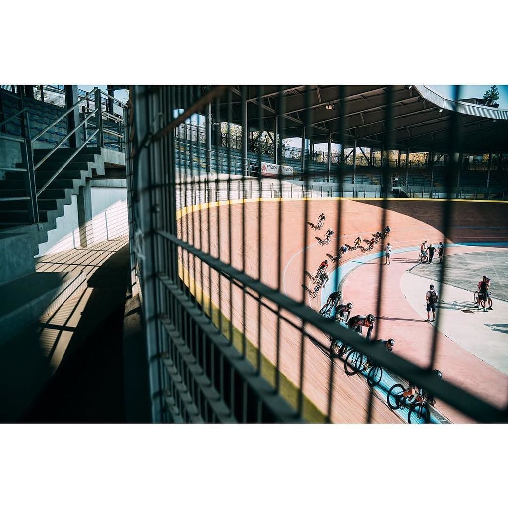 eloisemavian's tweet photo. #tbt to the Vigorelli #critweek track day! You can find this photo in the latest Tornanti magazine 💥 https://t.co/EetnOZSsVC