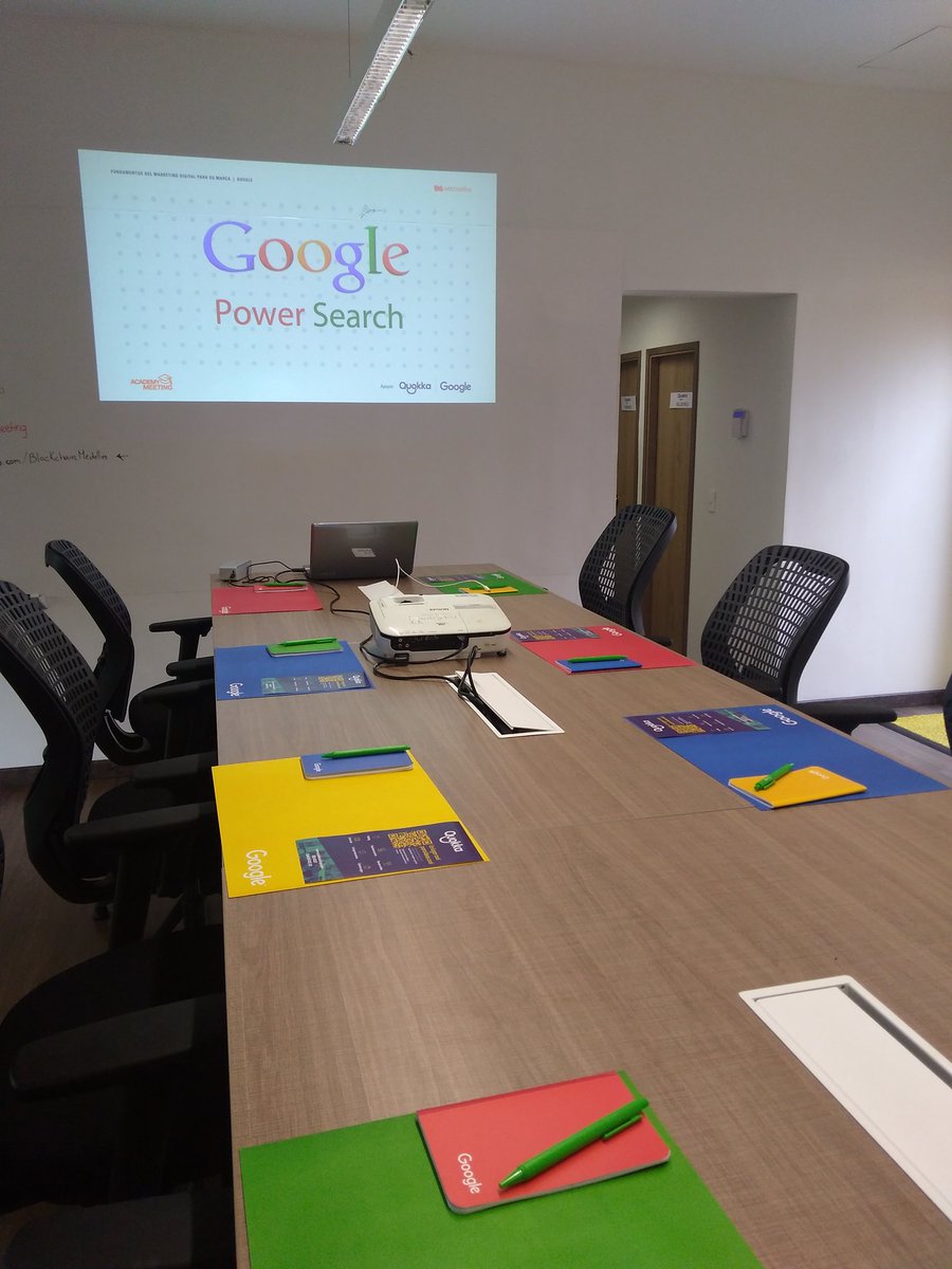 Webcreativa's tweet photo. Todo listo para el primer #googleconnect de Noviembre con empresas del sector automotriz. @andreshvale https://t.co/Ngs4Pym6LT