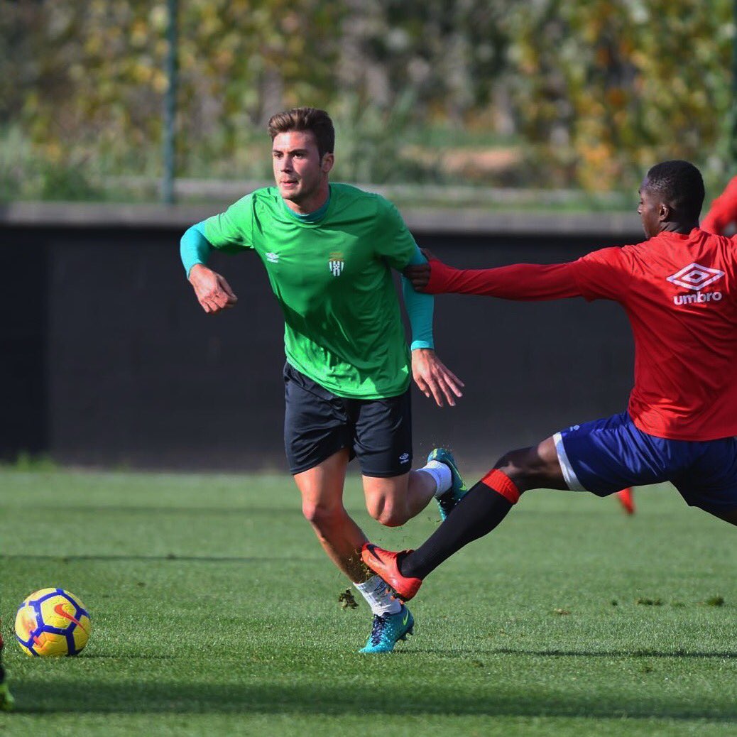 iuranera95's tweet photo. ⚽️😅💪 https://t.co/ri9psxnVYq