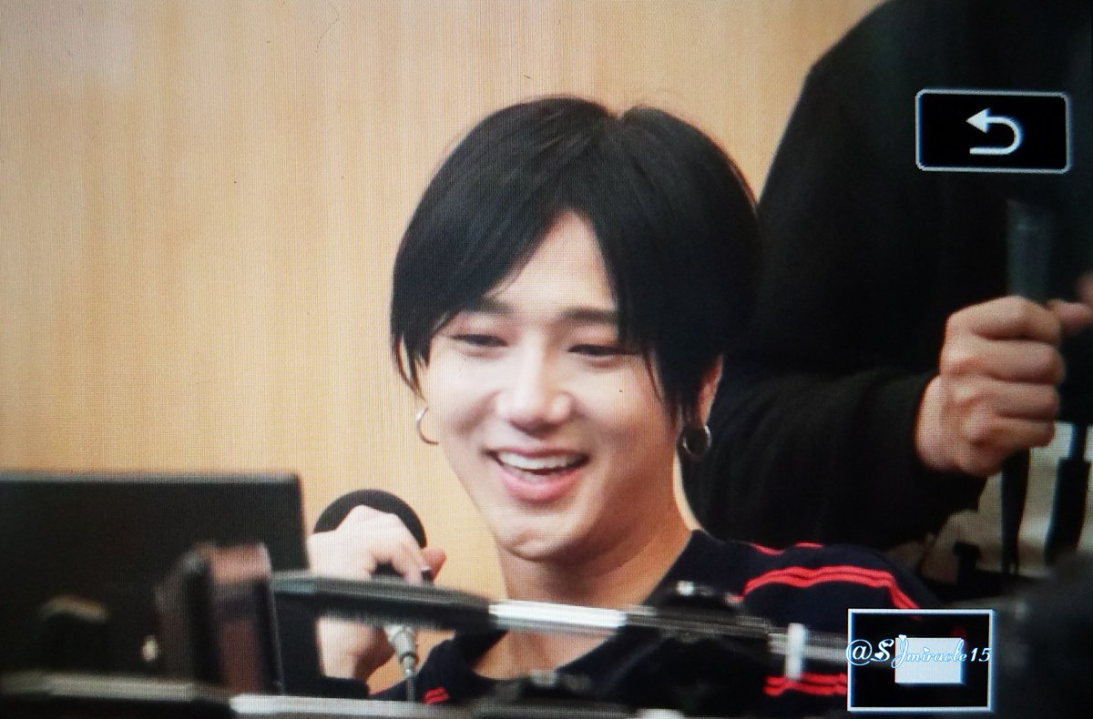 SJmiracle15's tweet photo. <Preview>171109 두시탈출 컬투쇼
#예성 #Yesung #superjunior #슈퍼주니어 https://t.co/0Lakt3vbHP