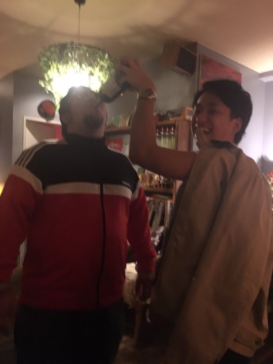 gian_portion's tweet photo. 明後日か。
来うへん人が損すると言うか
来てくれる人が得するって感じ。
0:10からショーケース
始めます。
当日は写真通りの光景が見られると思うでシャッターチャンス見逃さないでくださいね。
#PORTION1111 https://t.co/xr9ggUgkHv