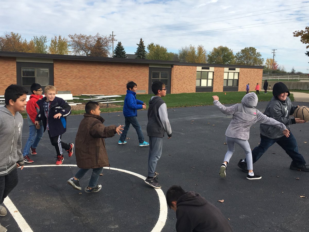 North_Holland's tweet photo. What a great way to celebrate good behavior! Extra recess! #nh2017 https://t.co/IvhMuMXMIr