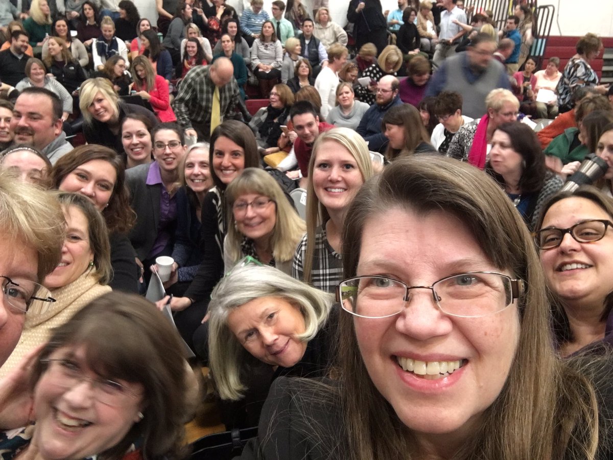lnf8989's tweet photo. SMSA teachers ready for a wonderful day! #WLTW2017 @RCDASupt @RCDASchools @AlbanyDiocese @smsaschool https://t.co/JBf4qLivCu